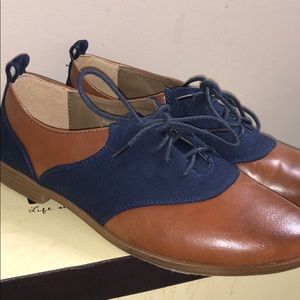Restricted brand oxfords